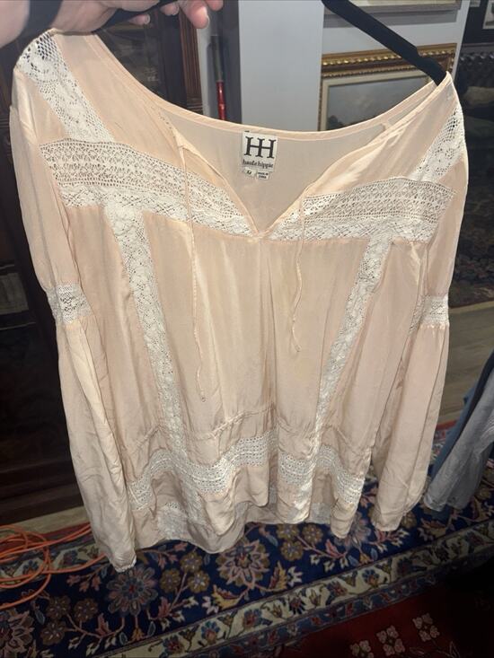 Haute Hippie Tops - Haute Hippie Peach And Lace Blouse Shirt Size M